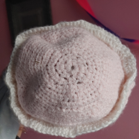 handmade crochet pink baby bonnet hat. very soft. - Picture 3 of 3